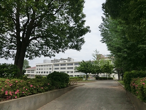 多摩市立永山小学校まで約570m