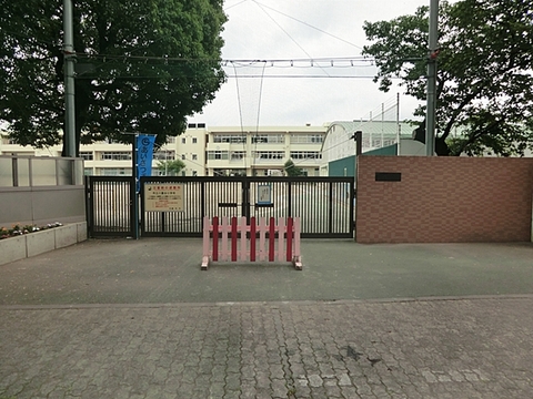 調布市立八雲台小学校まで約600m