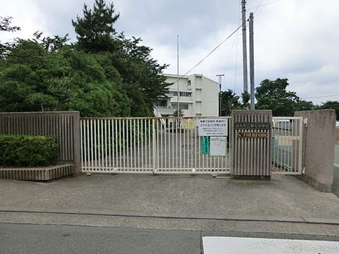 調布市立第七中学校まで約1200m