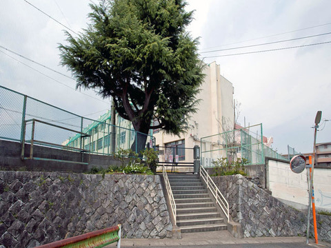 八王子市立第六中学校まで約610m