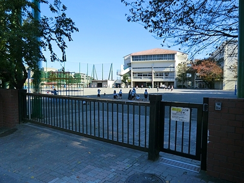 横浜市立榎が丘小学校まで約700m
