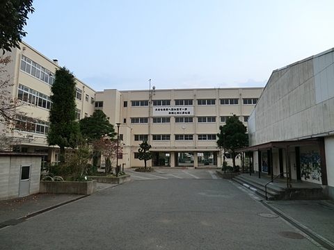 横浜市立舞岡中学校まで約850m