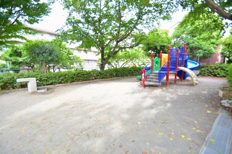 宿河原1丁目公園まで約350m