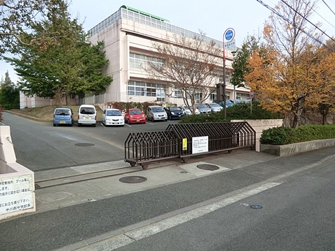 横浜市立中川西中学校まで約400m
