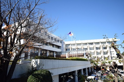 多摩市役所まで約850m