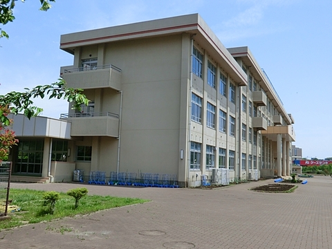 八王子市立別所小学校まで約700m