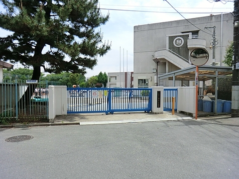 川崎市立宮内中学校まで約810m
