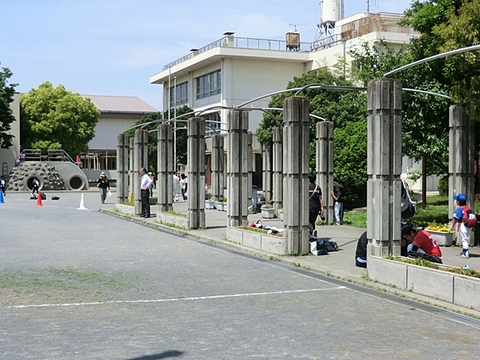 川崎市立渡田小学校　距離約350m