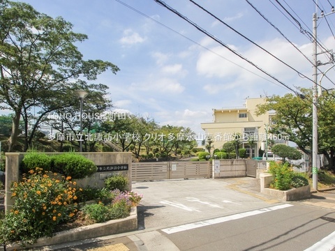 多摩市立北諏訪小学校 460m