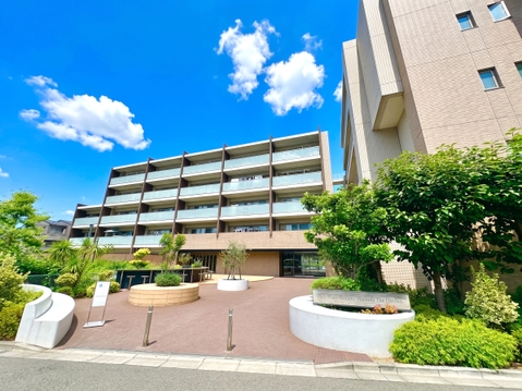 駅までフラットアプローチ！南向き住戸！