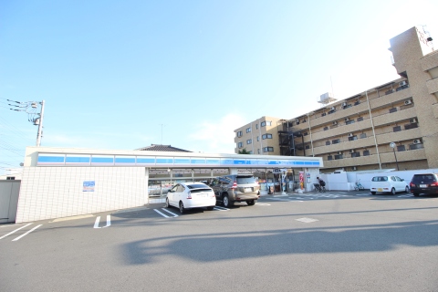 ローソン　大和南林間五条通り店まで約80m