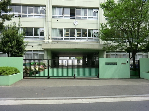 川崎市立今井小学校まで約300m