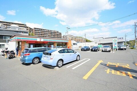 セブンイレブン　川崎犬蔵2丁目店　距離約400m