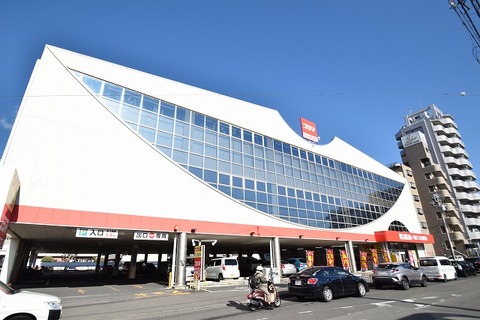 コジマ×ビッグカメラ　厚木栄町店まで約300m