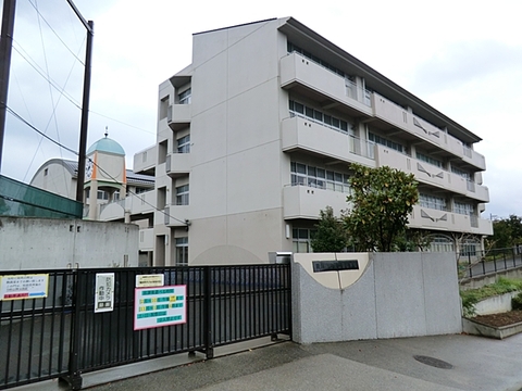 横浜市立南山田小学校　距離約400m