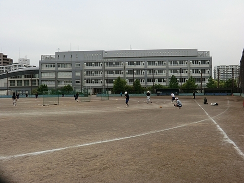 川崎市立富士見中学校　距離約450m