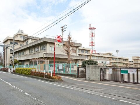 相模原市立中央小学校　距離約930m