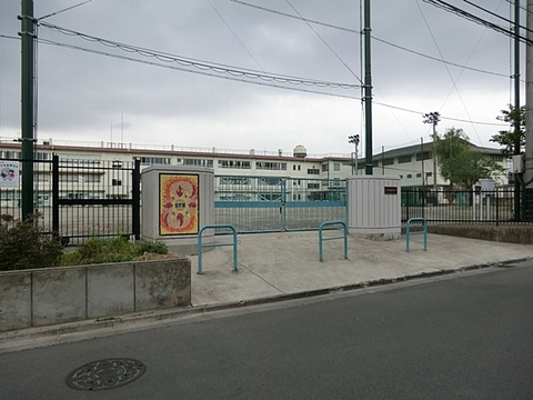 川崎市立臨港中学校　距離約480m
