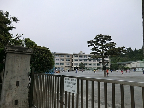 藤沢市立片瀬小学校まで約1500m