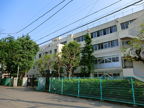 調布市立上ノ原小学校まで約700m