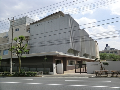 八王子市立第五中学校　距離約1320m