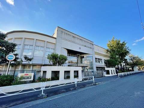 川崎市立宮崎中学校　距離約420m