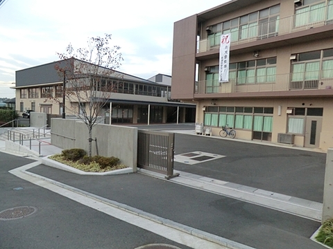 横浜市立早渕中学校　距離約560m