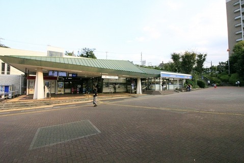 東急田園都市線「すずかけ台」駅　距離約80m