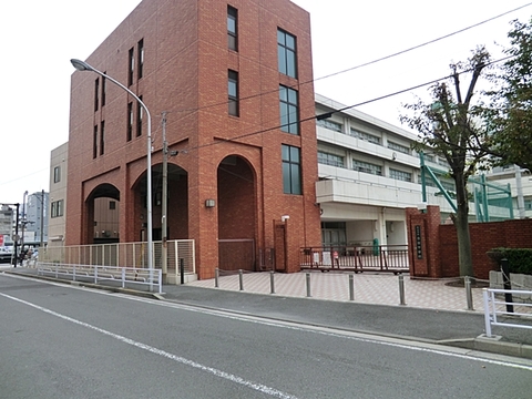 横浜市立横浜吉田中学校　距離約2300m