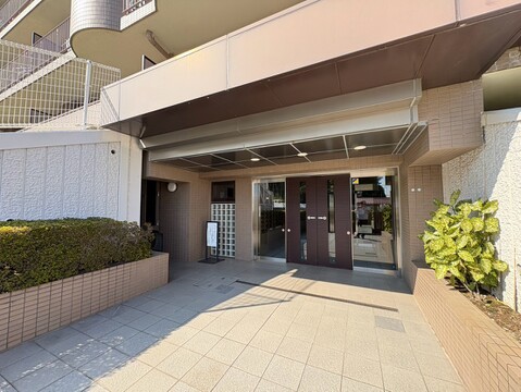 集合住宅のエントランス部分、整った共用部