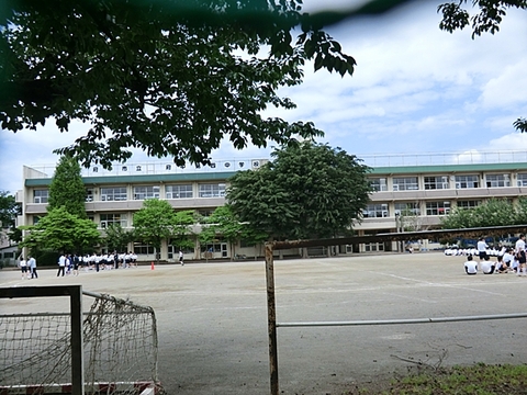 府中市立府中第四中学校　距離約1200m
