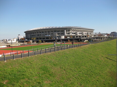 新横浜公園　距離約1500m