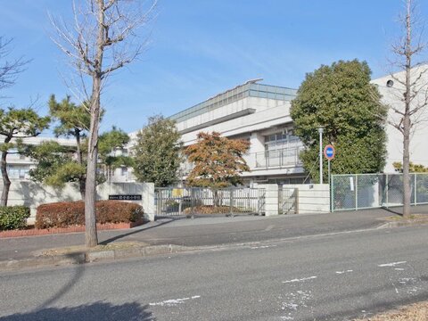 横浜市立荏子田小学校　距離約280m