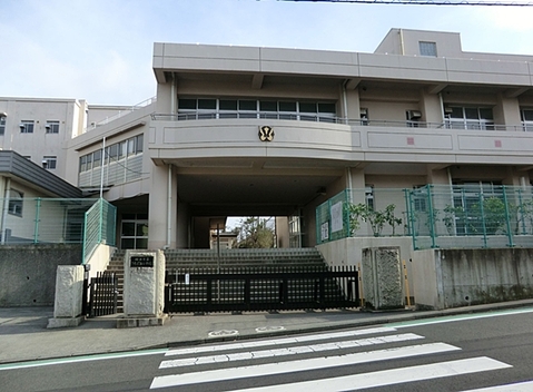 横浜市立さちが丘小学校まで約350m