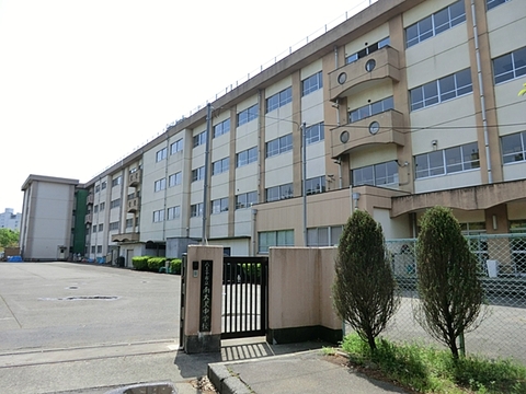 八王子市立南大沢中学校まで約600m