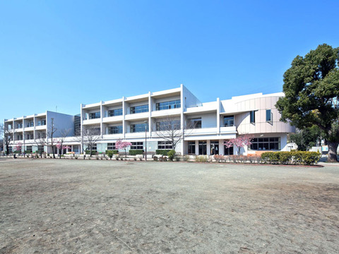 相模原市立小山小学校　距離約450m