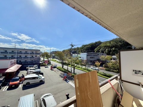 バルコニーから見た周辺の街並み