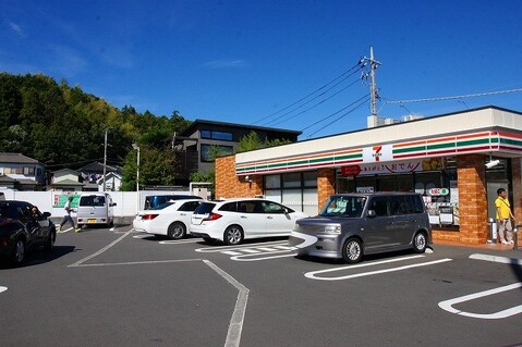 セブンイレブン　横浜恩田町店まで約850m