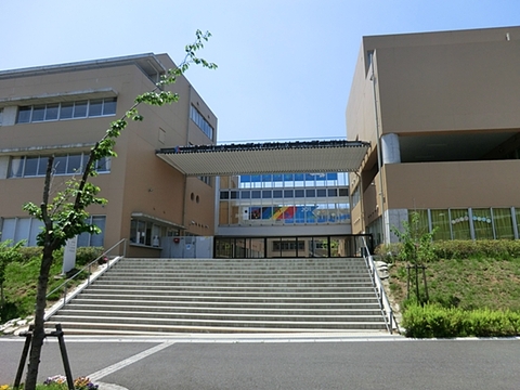 川崎市立はるひ野中学校まで約450m