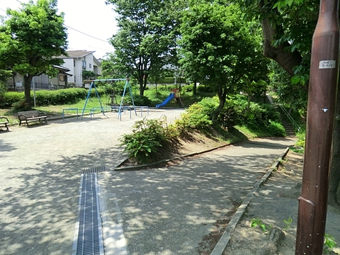 白山町第一公園　距離約1100m