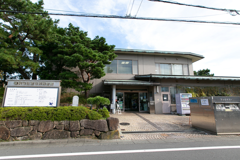 藤沢市辻堂市民図書館(徒歩6分)