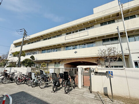 横浜市立西寺尾小学校(徒歩7分)
