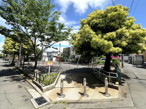 東前公園(徒歩1分)