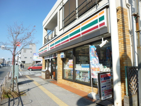 セブンイレブン 横浜峰岡町店(徒歩8分)