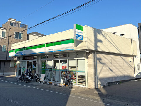ファミリーマート 横浜希望ヶ丘店(徒歩7分)