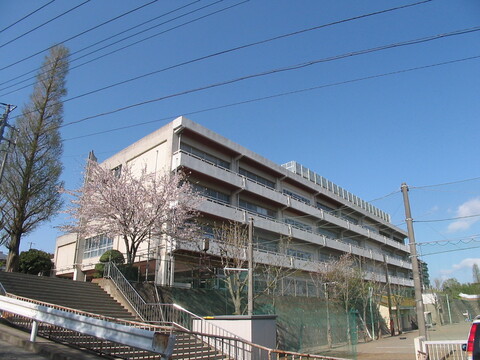 横浜市立善部小学校(徒歩9分)