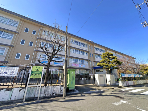 川崎市立渡田中学校(徒歩6分)