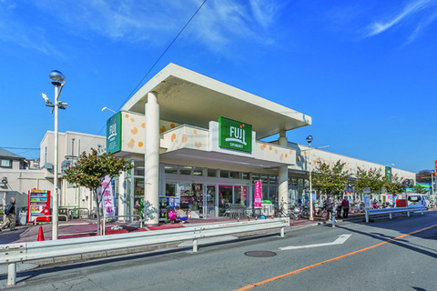 FUJIスーパー馬場店(徒歩10分)