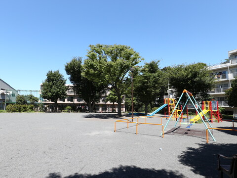 東寺尾一丁目第二公園(徒歩4分)