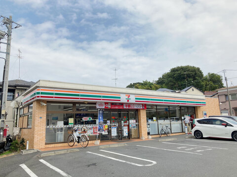 セブンイレブン 横浜馬場4丁目店(徒歩10分)